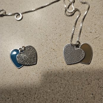 PicturesOnGold - Jewelry Near Me - Linden, New York