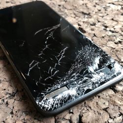 Cellphone World - Broke my screen the turnaround was faster than i've ever experienced. Couldnt be happier (: