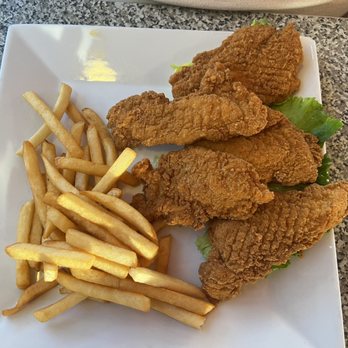Tito's Diner - Chicken tenders and fries - American Near Me - Fredericksburg, Virginia