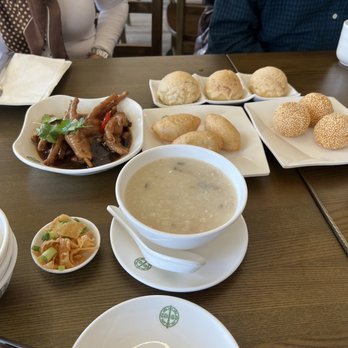 Tim Ho Wan - bbq pork buns, fried pork and shrimp dumplings, congee, lava custard sesame balls, chicken feet - Dim Sum Near Me - Katy, Texas Tim Ho Wan - bbq pork buns, fried pork and shrimp dumplings, congee, lava custard sesame balls, chicken feet - Dim Sum Near Me - Katy, Texas