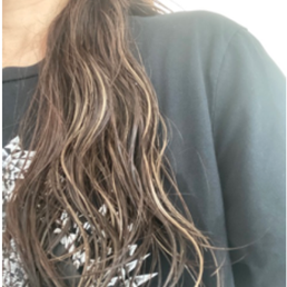 Close up of the introduced curls. Close up of the introduced curls.