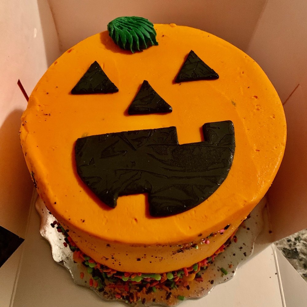 Charm City Cakes - Peanut butter pumpkin cake 10/23/21 - Cooking Classes Near Me - Baltimore, Maryland Charm City Cakes - Peanut butter pumpkin cake 10/23/21 - Cooking Classes Near Me - Baltimore, Maryland