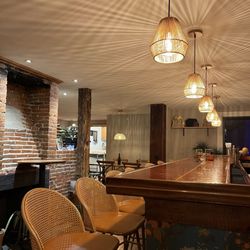 Cafe Louis - Cozy interior