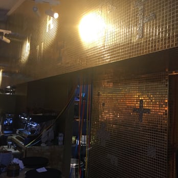 Plough Way Cafe - Gold mosaic tile! - Cafes Near Me - London, XGL Plough Way Cafe - Gold mosaic tile! - Cafes Near Me - London, XGL