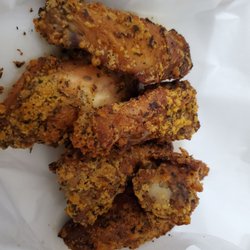 TJ's Pizza Wings N Things - Garlic parm & herb wings extra crispy