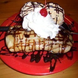 Oak Roads Grille - Chocolate chimi dessert with ice cream - wow!