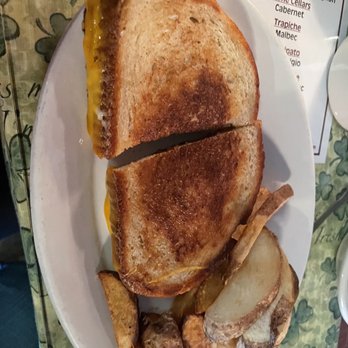 Reese's 1900 - Grilled cheese with bacon and steak fries - Pubs Near Me - Patchogue, New York