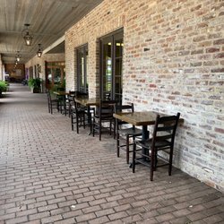 Story Brew Coffee Cafe - Outdoor seating