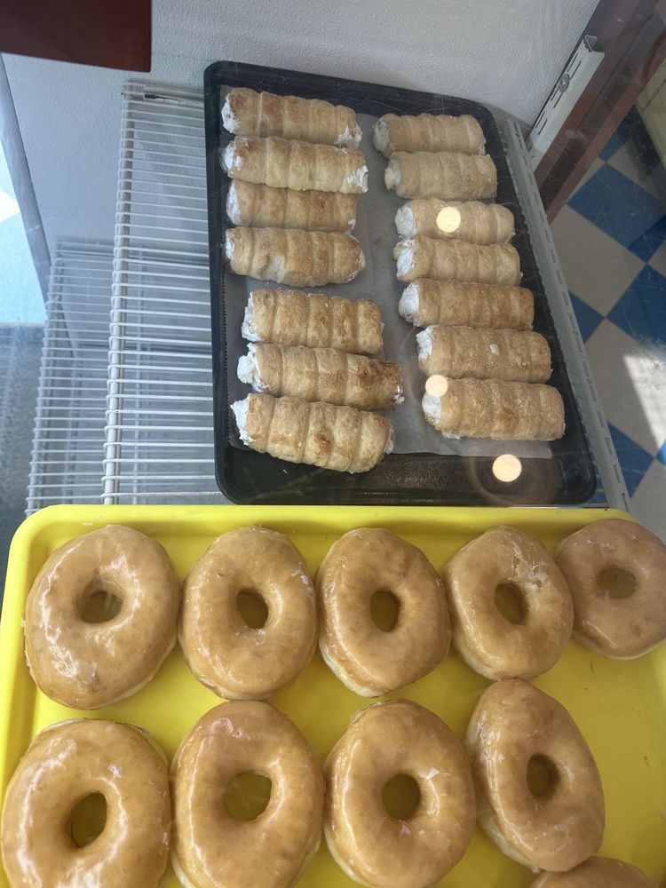 Daylight Donuts Effingham Logo