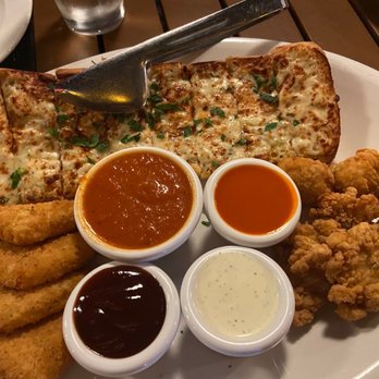 Giordano's - Platter combo appetizer - Pizza Near Me - Rosemont, Illinois