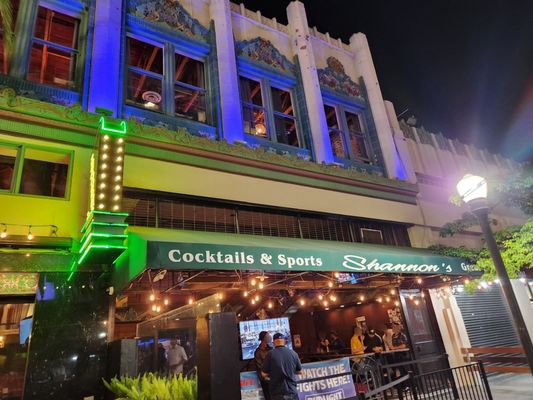 Shannon's On Pine Irish Pub & Sports Bar by null