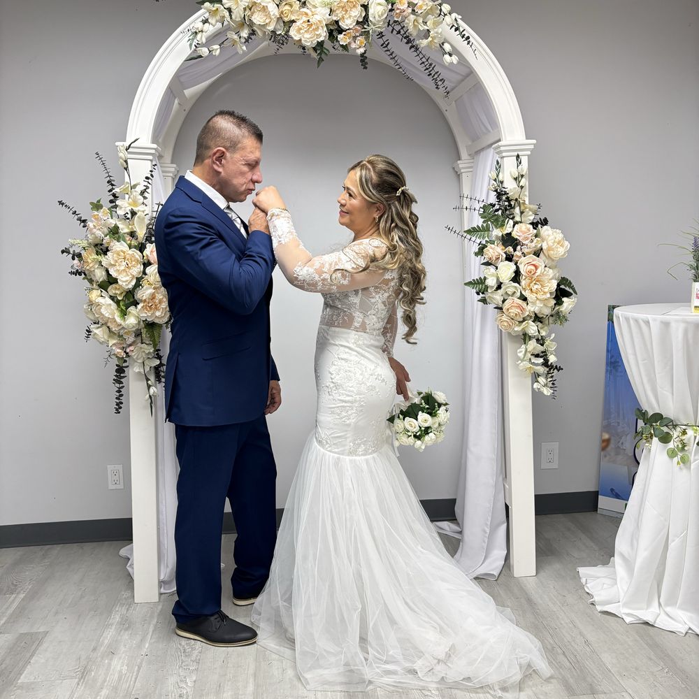 Celebrando el amor en Santa Cruz: Boda de Belen y Mauricio | TikTok, image size:1000x1000