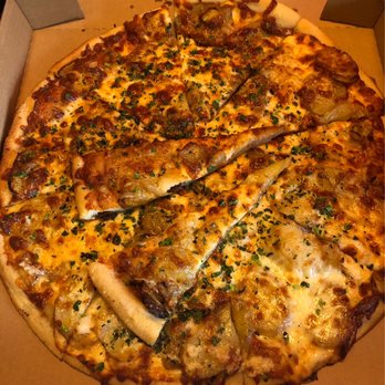Dimond Slice Pizza - Fresh Mushrooms, Yellow Onions, Mixed with Fresh Basil, Mozzarella, French Feta Cheese, Italian Parsley, Garlic Olive Oil - Pizza Near Me - Oakland, California