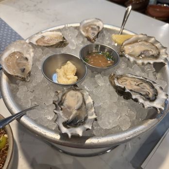 Fort Oak - Oysters east and west coast - New American Near Me - San Diego, California Fort Oak - Oysters east and west coast - New American Near Me - San Diego, California