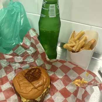 7th Street Burger Upper East Side - Cheeseburger Fries - Burgers Near Me - New York, New York
