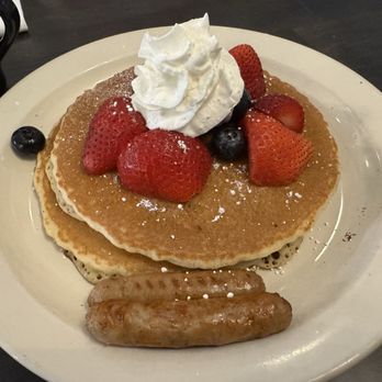 Colonial Pancake House - Very Berry Pancakes - Breakfast & Brunch Near Me - Williamsburg, Virginia