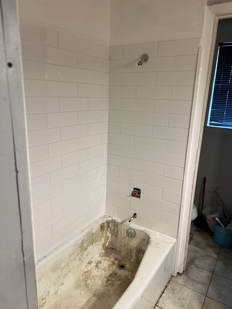 Slide of L E North Construction