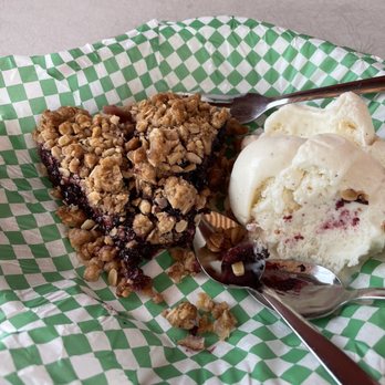 The Huckleberry Patch - Huckleberry pie a la mode - Desserts Near Me - Hungry Horse, Montana The Huckleberry Patch - Huckleberry pie a la mode - Desserts Near Me - Hungry Horse, Montana