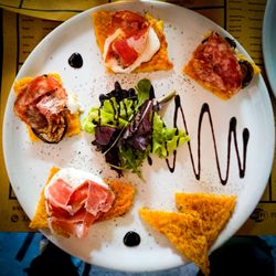 Smile & Ride - Taste the delicious Cecina a typical dish in PIsa