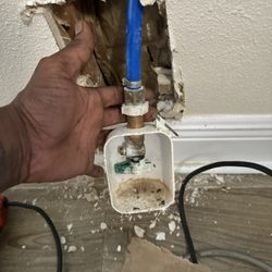 Emergency Rooter - Changing a refrigerator waterline installing a new Shut Off Valve