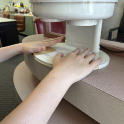 Young Nails & Spa - Finishing up!