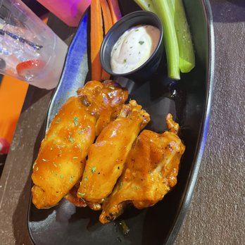DUO Gastropub - Wings - Gastropubs Near Me - Queens, New York