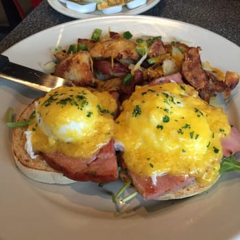 Toast - Eggs Benny w fresh ham!  Killer... - Breakfast & Brunch Near Me - Birmingham, Michigan