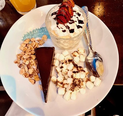 Maiko Sushi Lounge by null