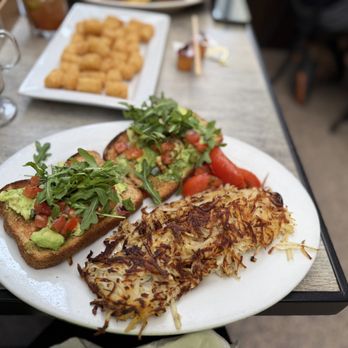 Hollywood Beach Cafe - Breakfast & Brunch Near Me - Oxnard, California