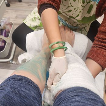 Suzy's Nails - Omg!!! Hot towels. Suzy's is the place to go! - Nail Technicians Near Me - Los Angeles, California Suzy's Nails - Omg!!! Hot towels. Suzy's is the place to go! - Nail Technicians Near Me - Los Angeles, California