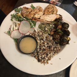 Joey's Bar & Grill - Buddha bowl
