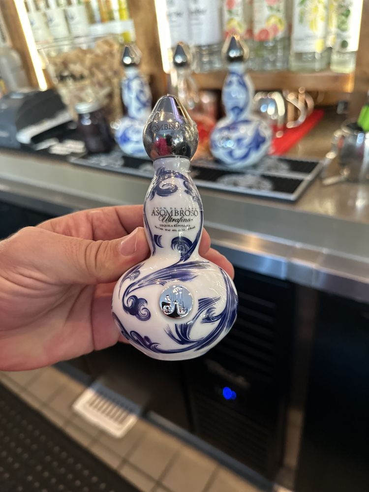 JOE’S ITALIAN RESTAURANT & BAR 380 Photos & 385 Reviews 25672 Crown