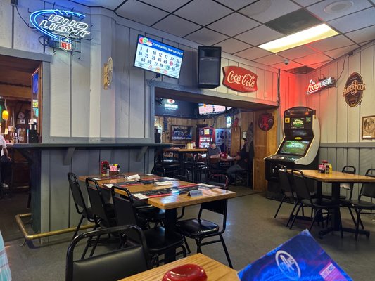 Adam‘s Bar & Grill by null