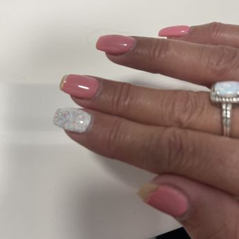 Vera Nails & Spa - Peeling nails next day! - Nail Salons Near Me - Chicago, Illinois Vera Nails & Spa - Peeling nails next day! - Nail Salons Near Me - Chicago, Illinois