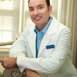 Wallingford Smilemakers - Dr. Hayes practises laser dentistry. No shot, No drill, No pain!