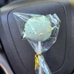 Sugarbee Custom Bake Shop - Lemon cake pop