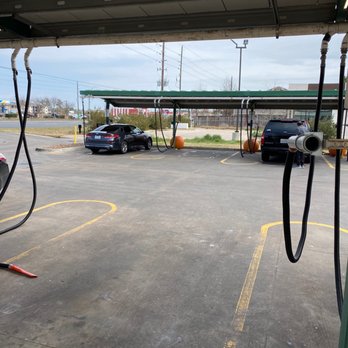 Quick Quack Car Wash - Vacuum on the floor and it does not work. - Car Wash Near Me - Humble, Texas Quick Quack Car Wash - Vacuum on the floor and it does not work. - Car Wash Near Me - Humble, Texas