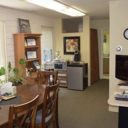 Familiar Surroundings Home Care