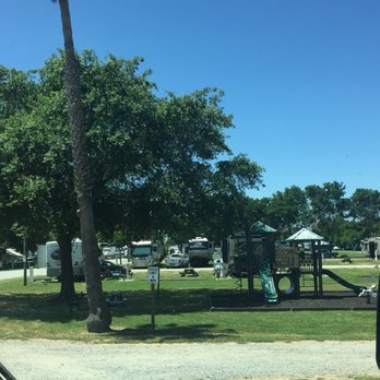 Delta Shores Resort & Marina - Pulling in - Resorts Near Me - Isleton, California