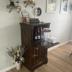 Castle Rock Home & Garden - Bar