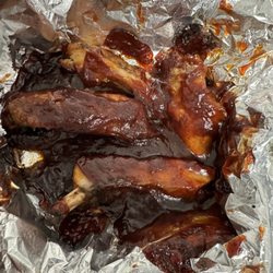 Flamin' Joe's - This is their rib appetizer that states you get 1lb of ribs. This is a joke