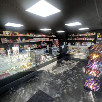 MILE HIGH VAPE & SMOKE SHOP - Updated May 2026 - 15 Photos - 3561 Shelby  St, Indianapolis, Indiana - Vape Shops - Phone Number