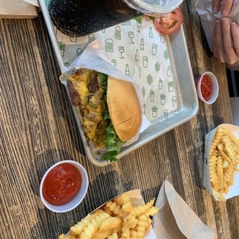 Shake Shack Mall of America - That root beer tho..... - Burgers Near Me - Bloomington, Minnesota Shake Shack Mall of America - That root beer tho..... - Burgers Near Me - Bloomington, Minnesota