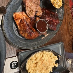 Q39 Midtown - 3 meat platter