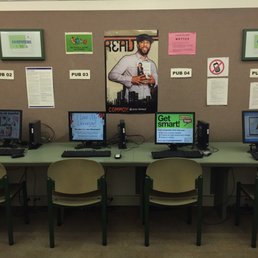 Computers for people to use. Nice quiet area Computers for people to use. Nice quiet area