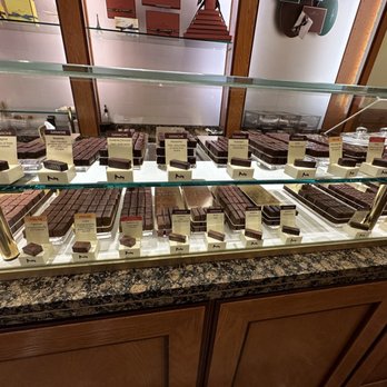 La Maison Du Chocolat - Madison Ave - Chocolatiers & Shops Near Me - New York, New York