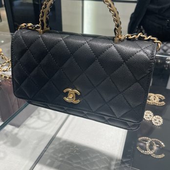 Chanel - Also, another favorite WOC - Cosmetics & Beauty Supply Near Me - Paris, 75 Chanel - Also, another favorite WOC - Cosmetics & Beauty Supply Near Me - Paris, 75