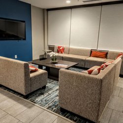 avid hotel Staunton - Lobby Seating Area at Avid Hotel Staunton