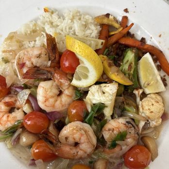 Mendocino Cafe - Prawns in Thai roasted garlic blistered tomatoes - Cafes Near Me - Mendocino, California Mendocino Cafe - Prawns in Thai roasted garlic blistered tomatoes - Cafes Near Me - Mendocino, California