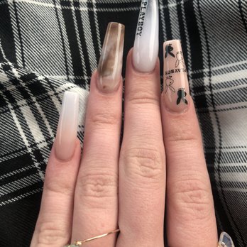 Adaznailz - Playboy bunny acrylic nail set - Nail Technicians Near Me